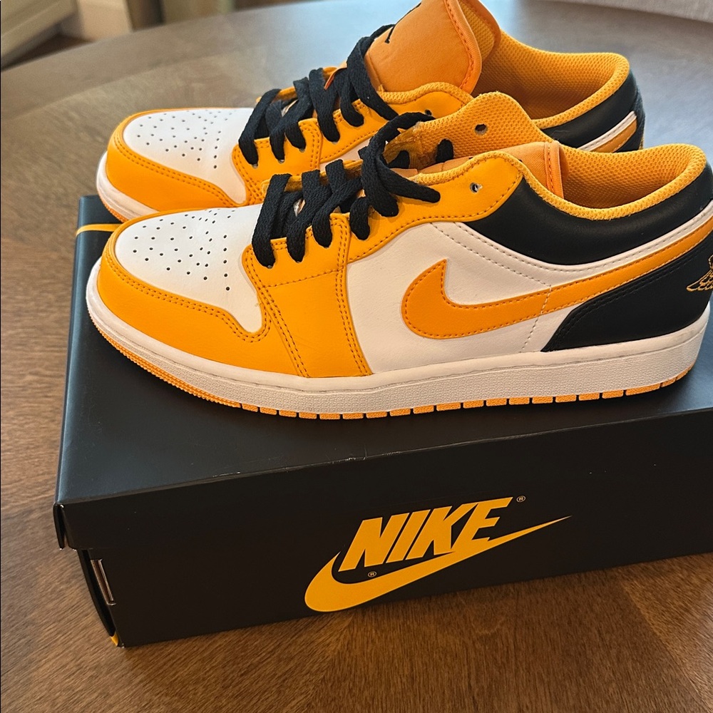 Nike White and Orange Low-Top Sneakers